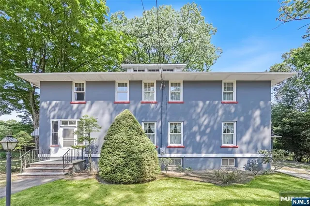 $799,000 | 288 Washington Avenue, Hillsdale, NJ 07642