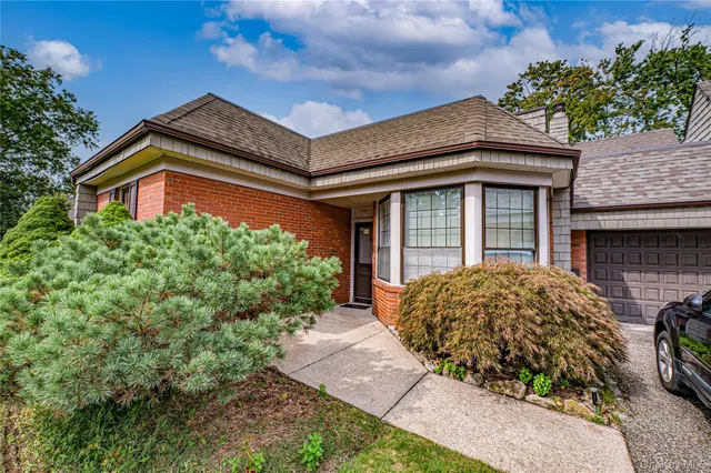 $799,000 | 52 Admirals Drive East, Bay Shore, NY 11706