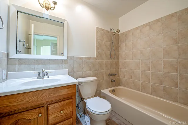 $799,000 | 52 Admirals Drive East, Bay Shore, NY 11706