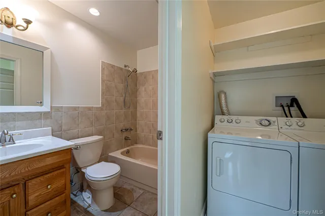 $799,000 | 52 Admirals Drive East, Bay Shore, NY 11706