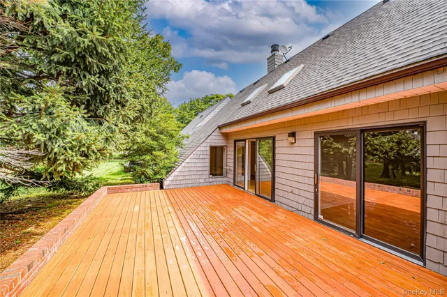 $799,000 | 52 Admirals Drive East, Bay Shore, NY 11706