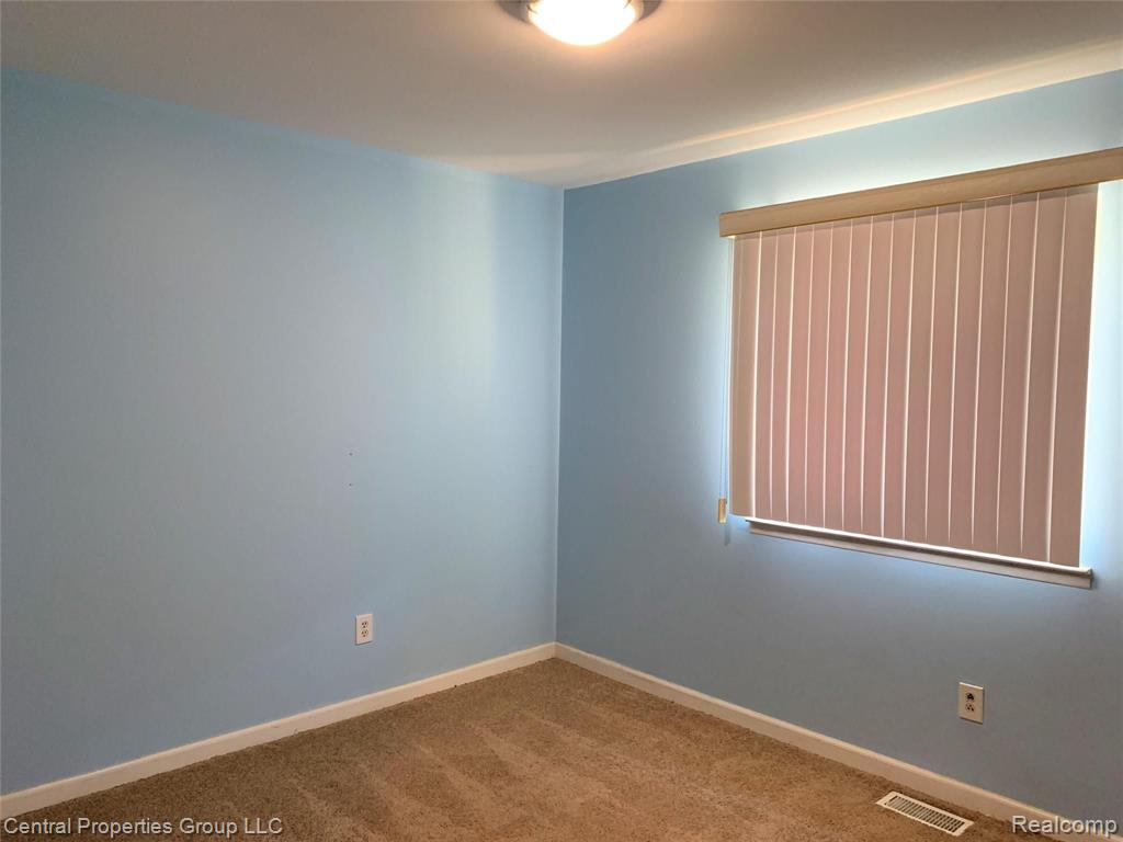 14235 Inkster Road Livonia, MI 48154 - Photo 9 of 21