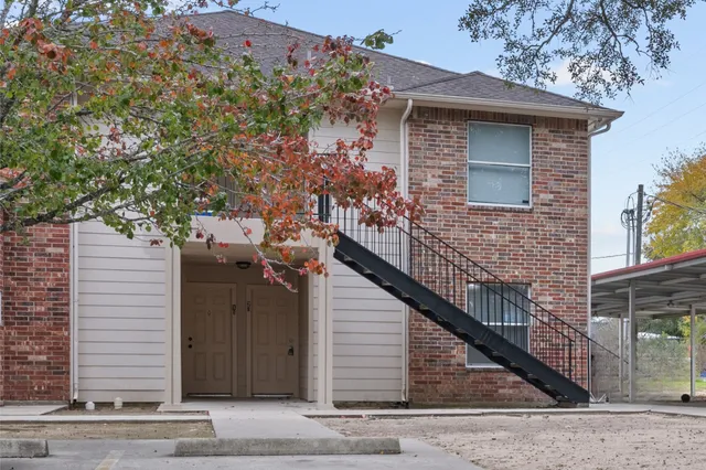 $1,300 | 914 Purdy Street, Unit 3B, Brookshire, TX 77423
