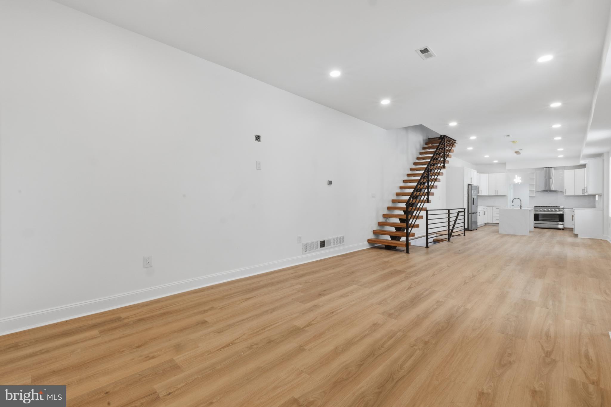 83 West Sharpnack Street Philadelphia, PA 19119 - Photo 26 of 38