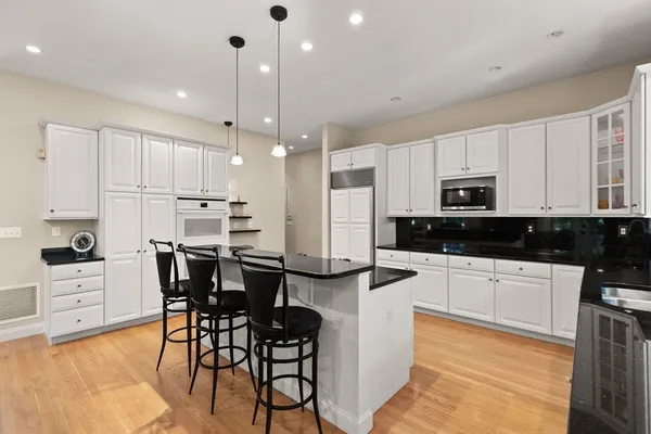 $1,599,000 | 2 New Meadow Lane, Topsfield, MA 01983