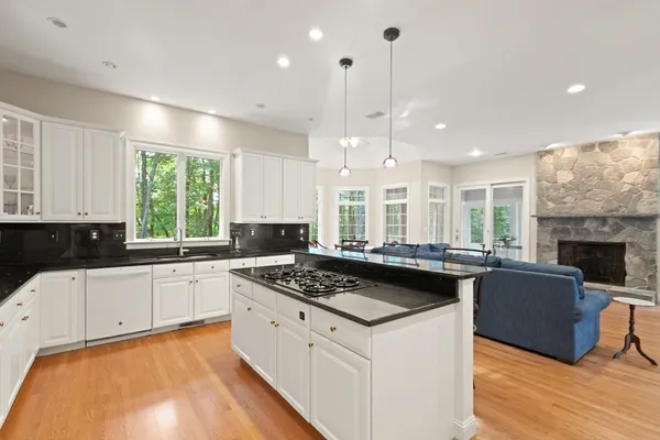 $1,599,000 | 2 New Meadow Lane, Topsfield, MA 01983