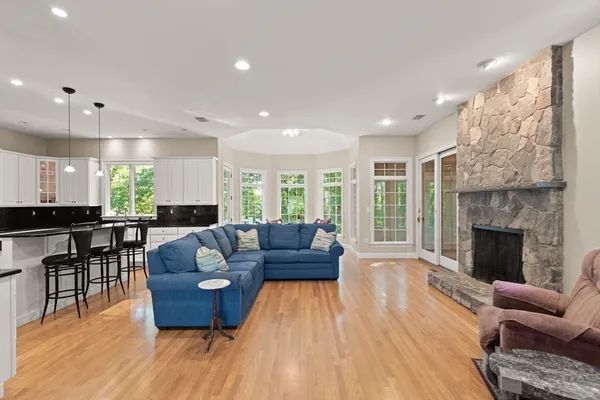 $1,599,000 | 2 New Meadow Lane, Topsfield, MA 01983