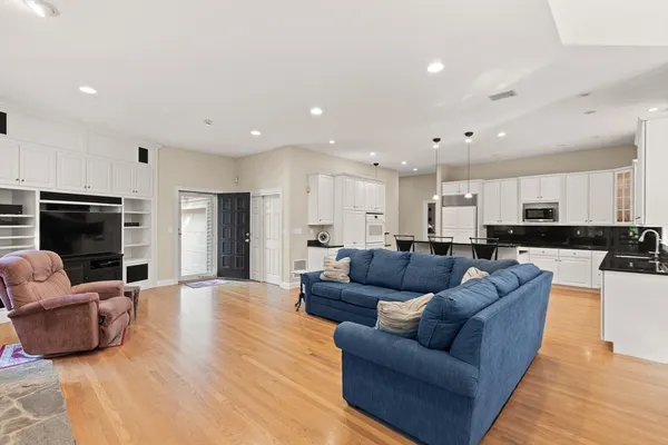 $1,599,000 | 2 New Meadow Lane, Topsfield, MA 01983