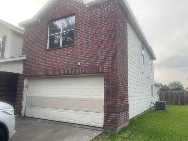 $3,000 | 627 Sweet Flower Drive, Houston, TX 77073