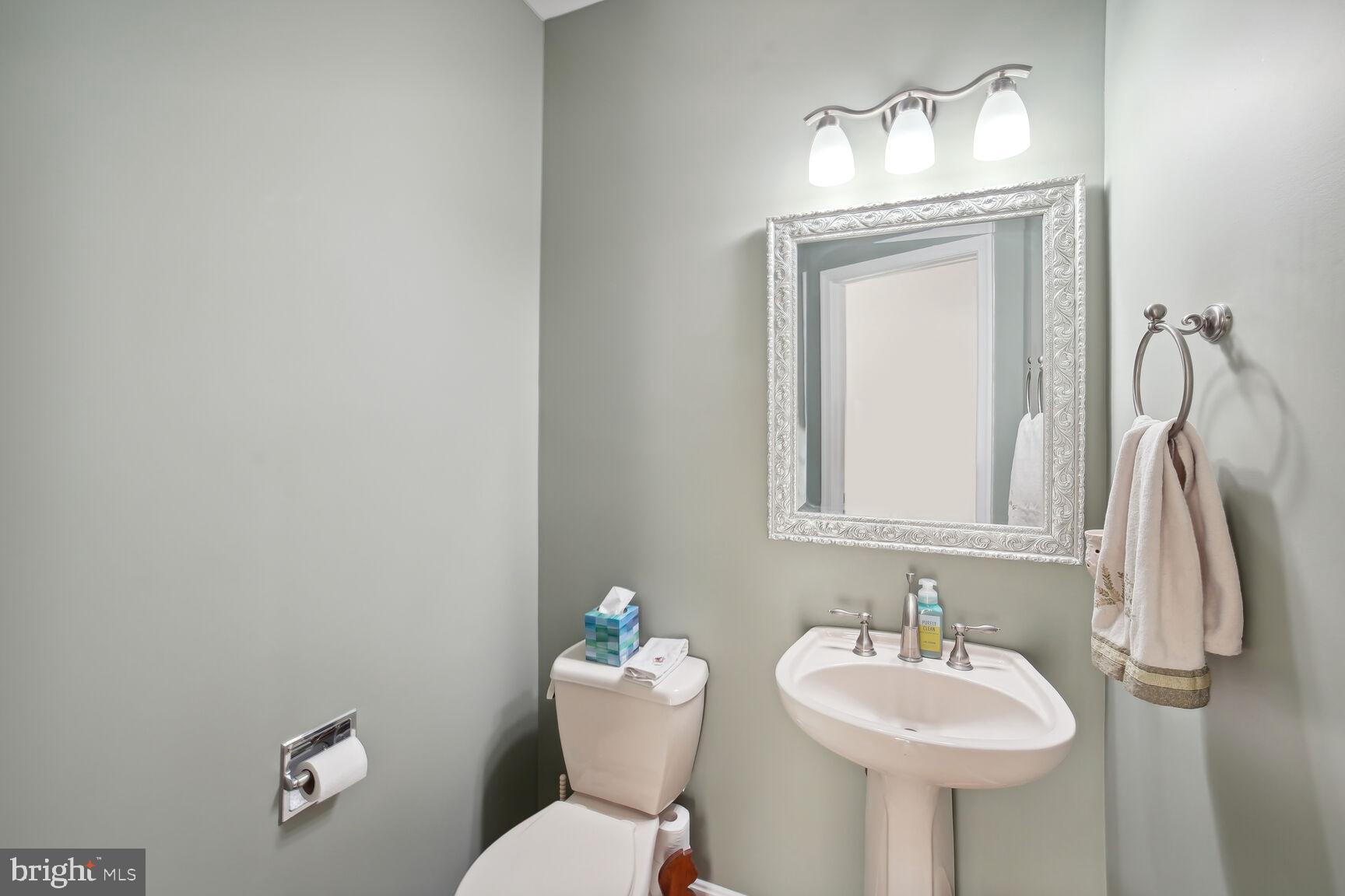 5880 Bridge Spring Road Frederick, MD 21704 - Photo 24 of 42 Main Level - Powder Room