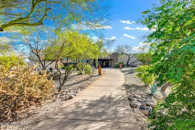 $405,000 | 33550 North Dove Lakes Drive, Unit 2009, Cave Creek, AZ 85331
