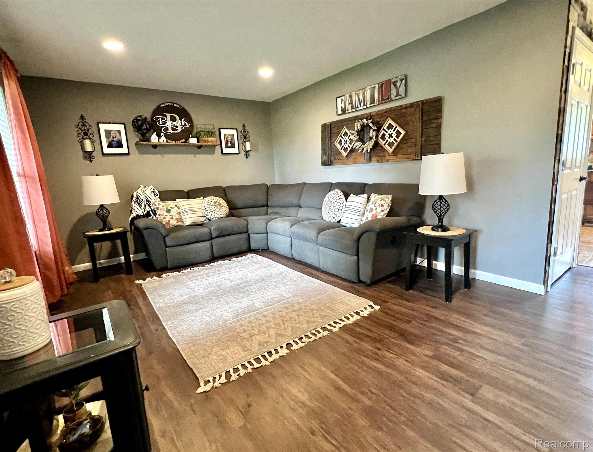 9318 Reid Road Swartz Creek, MI 48473 - Photo 2 of 32 Gallery Image 2