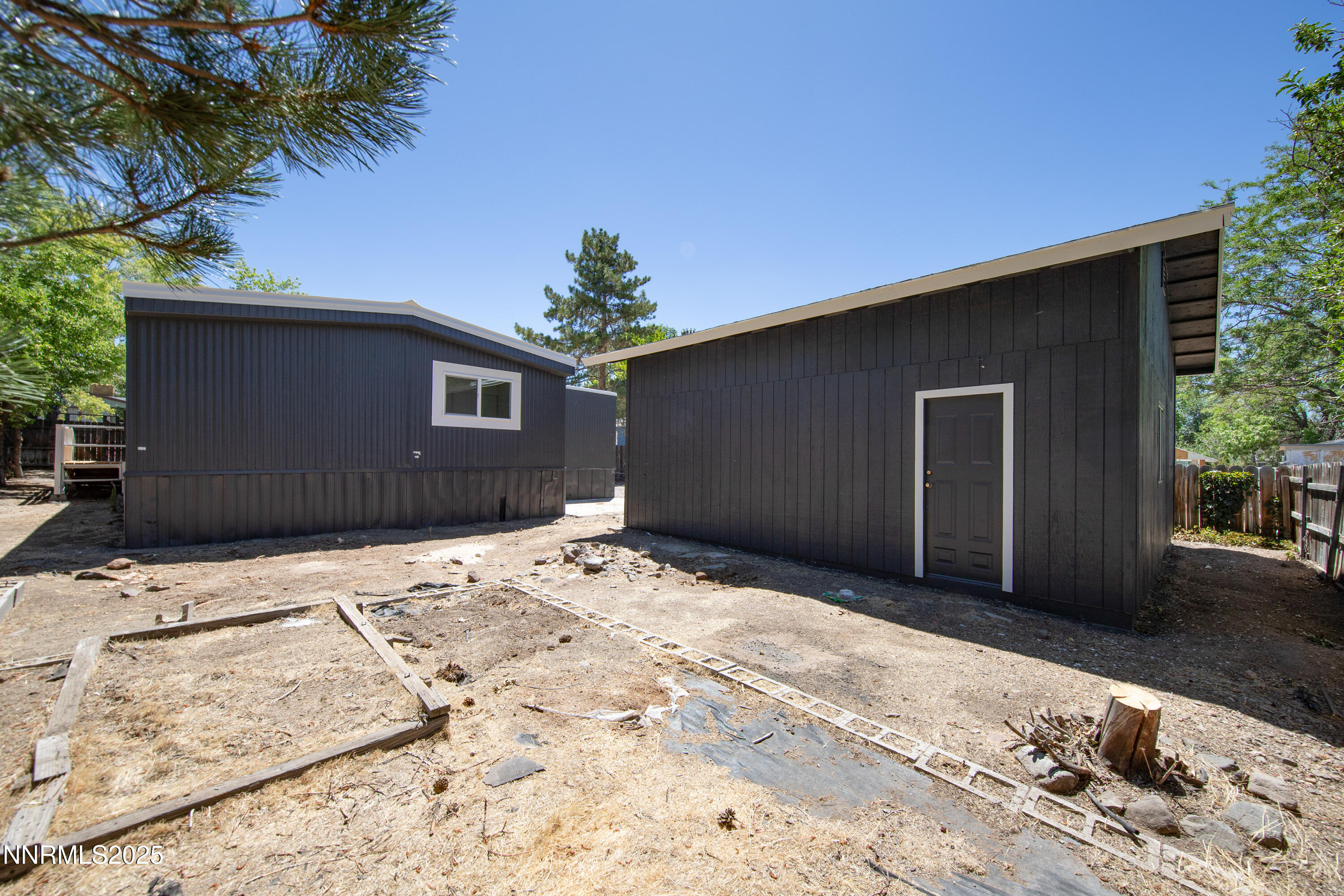 16385 Rhyolite Circle Reno, NV 89521 - Photo 33 of 50 a backyard of a house