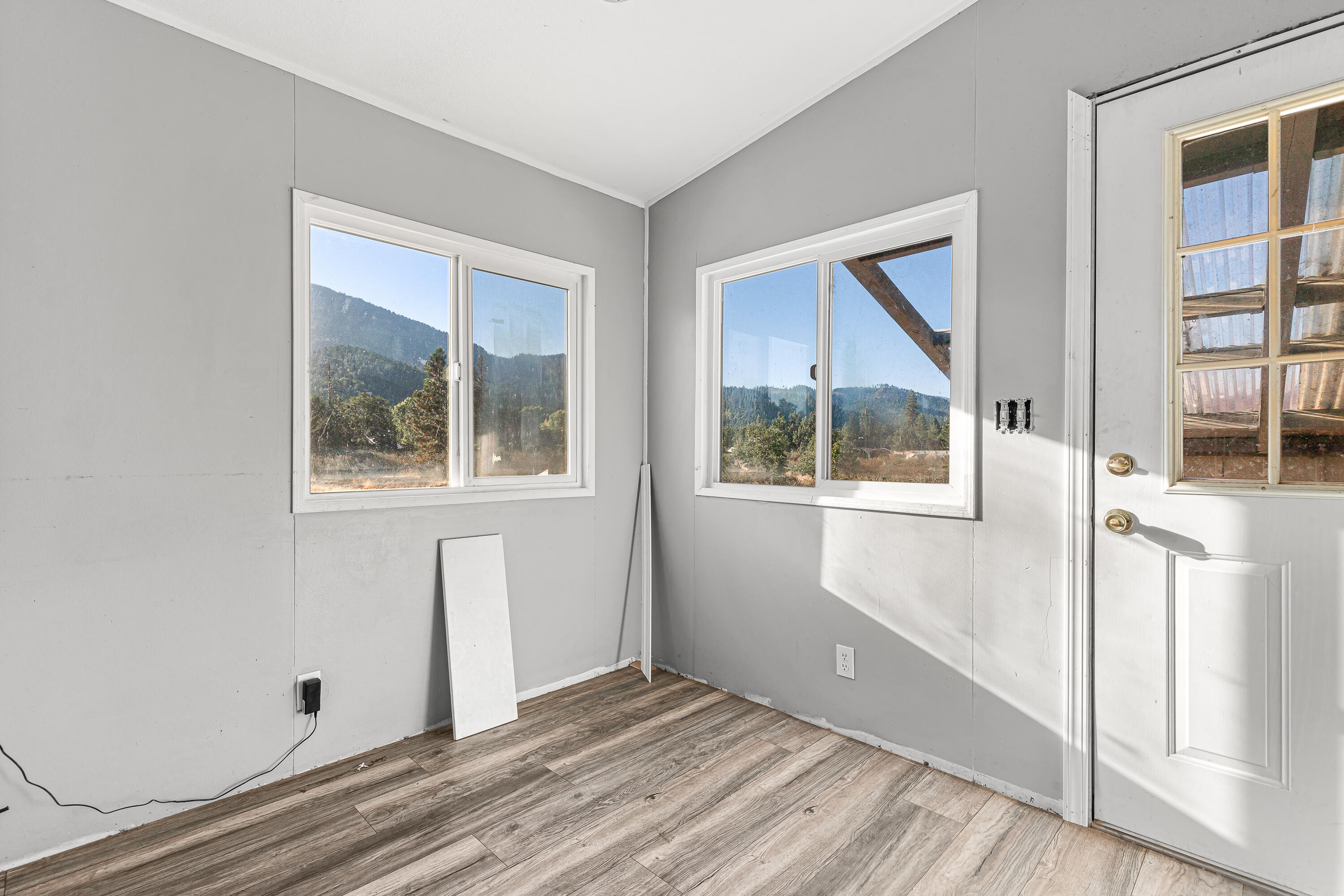 9646 Takilma Road Cave Junction, OR 97523 - Photo 16 of 29 9R9A6590