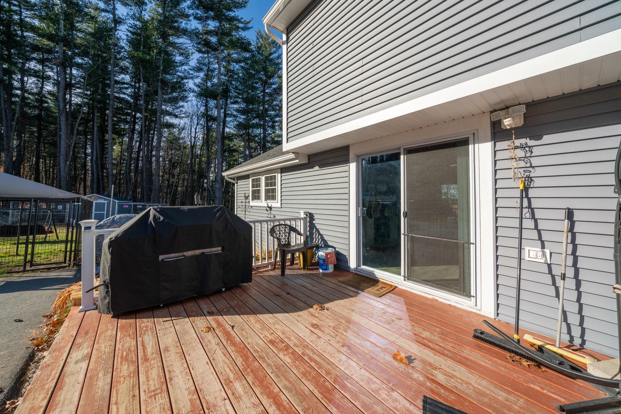 7 Island Pond Road Derry, NH 03038 - Photo 20 of 31