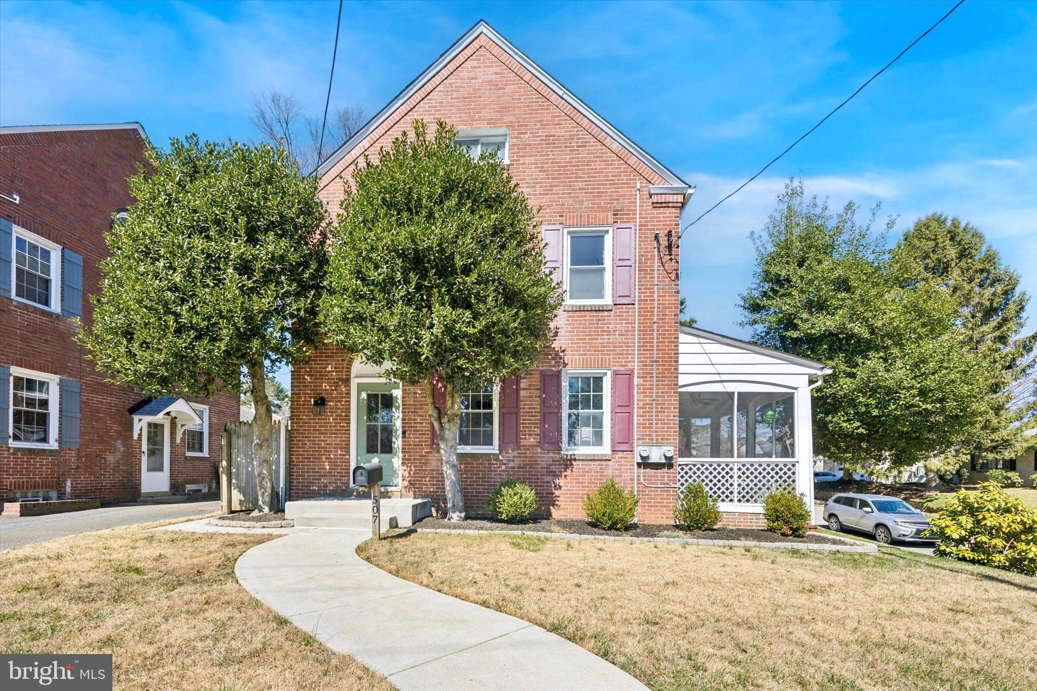 a house view with a outdoor space