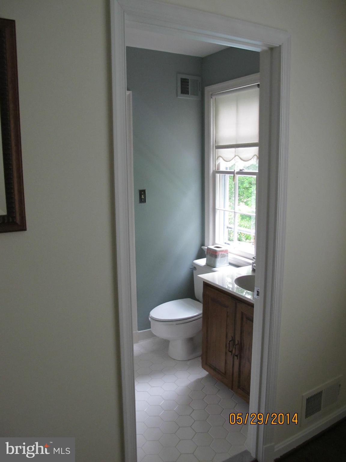 9702 Spring Ridge Lane Vienna, VA 22182 - Photo 15 of 19 Bath