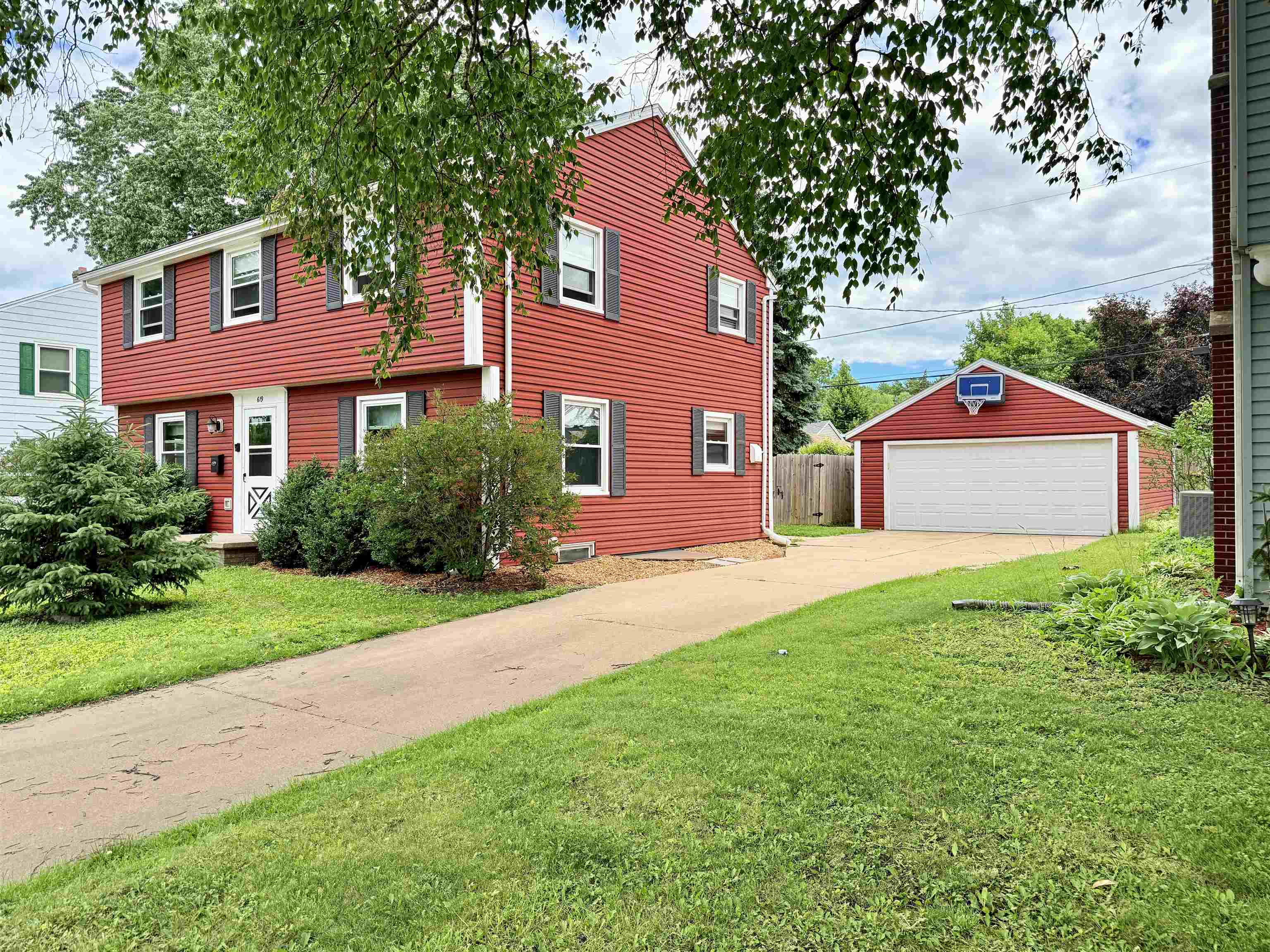 619 East Byrd Street Appleton, WI 54911 - Photo 2 of 28