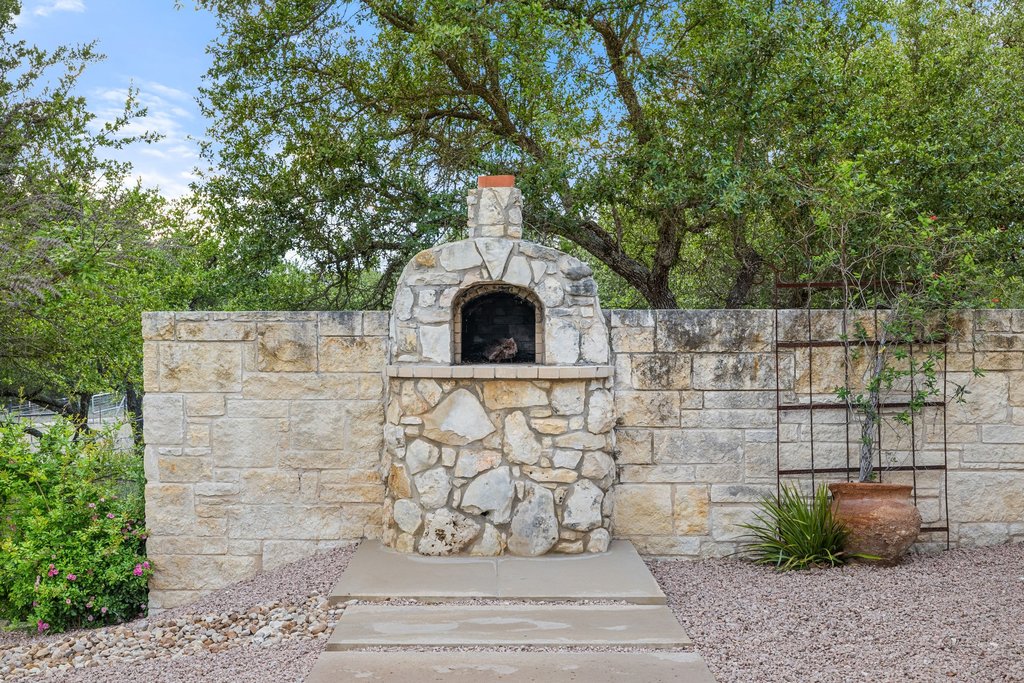 2560 Bell Springs Road Dripping Springs, TX 78620 - Photo 36 of 40