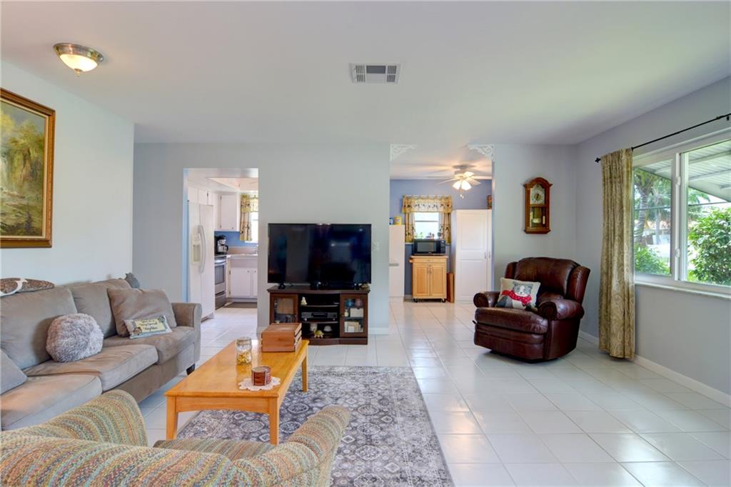 4340 Gulfstream Road Lake Worth, FL 33461 - Photo 10 of 23 Gallery Image 10