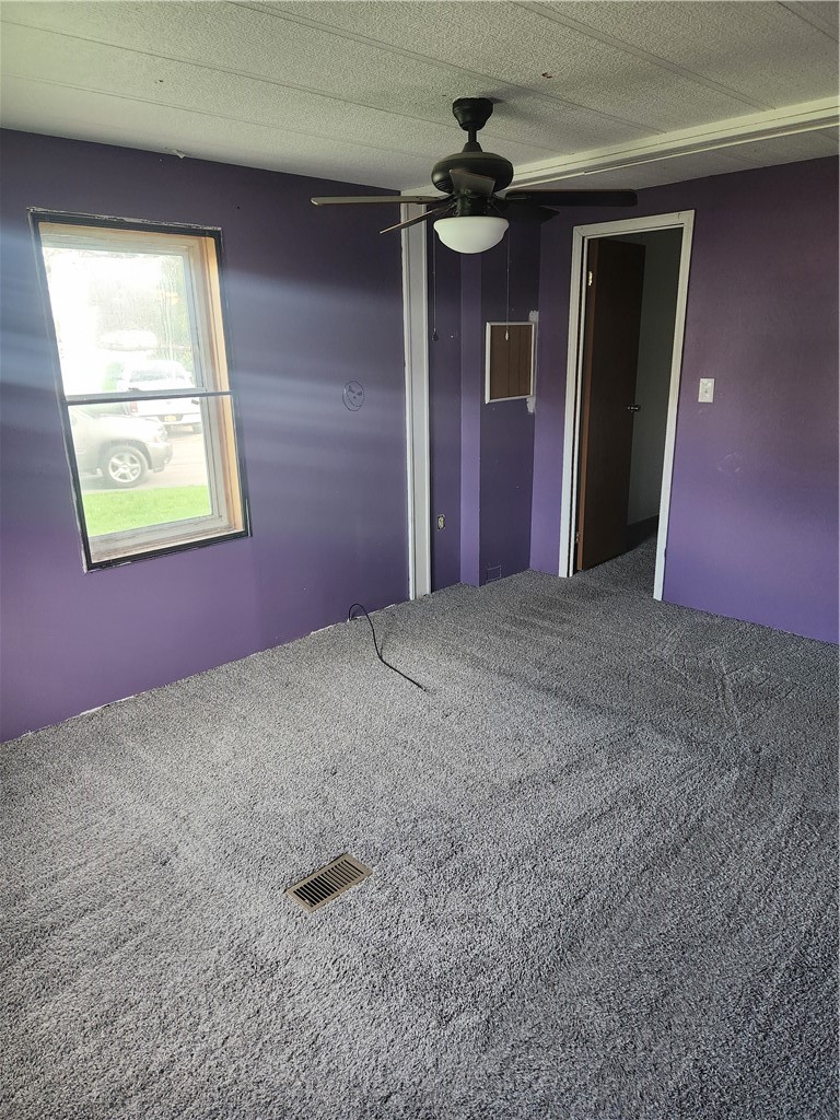 211 Spring Run Manchester, NY 14432 - Photo 7 of 13 Primary Bedroom