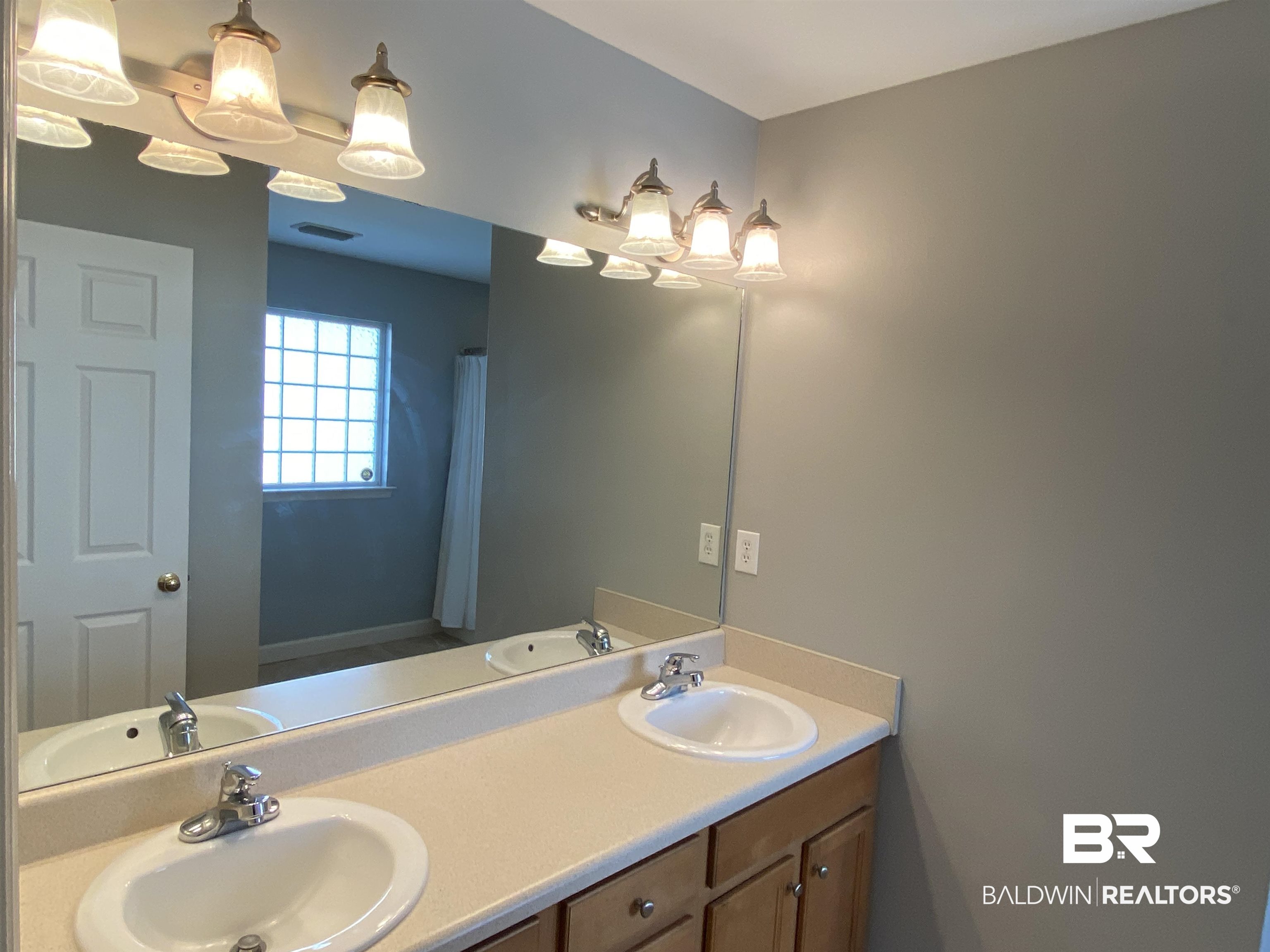 24610 Tarpon Lane Orange Beach, AL 36561 - Photo 10 of 31 Primary Bath