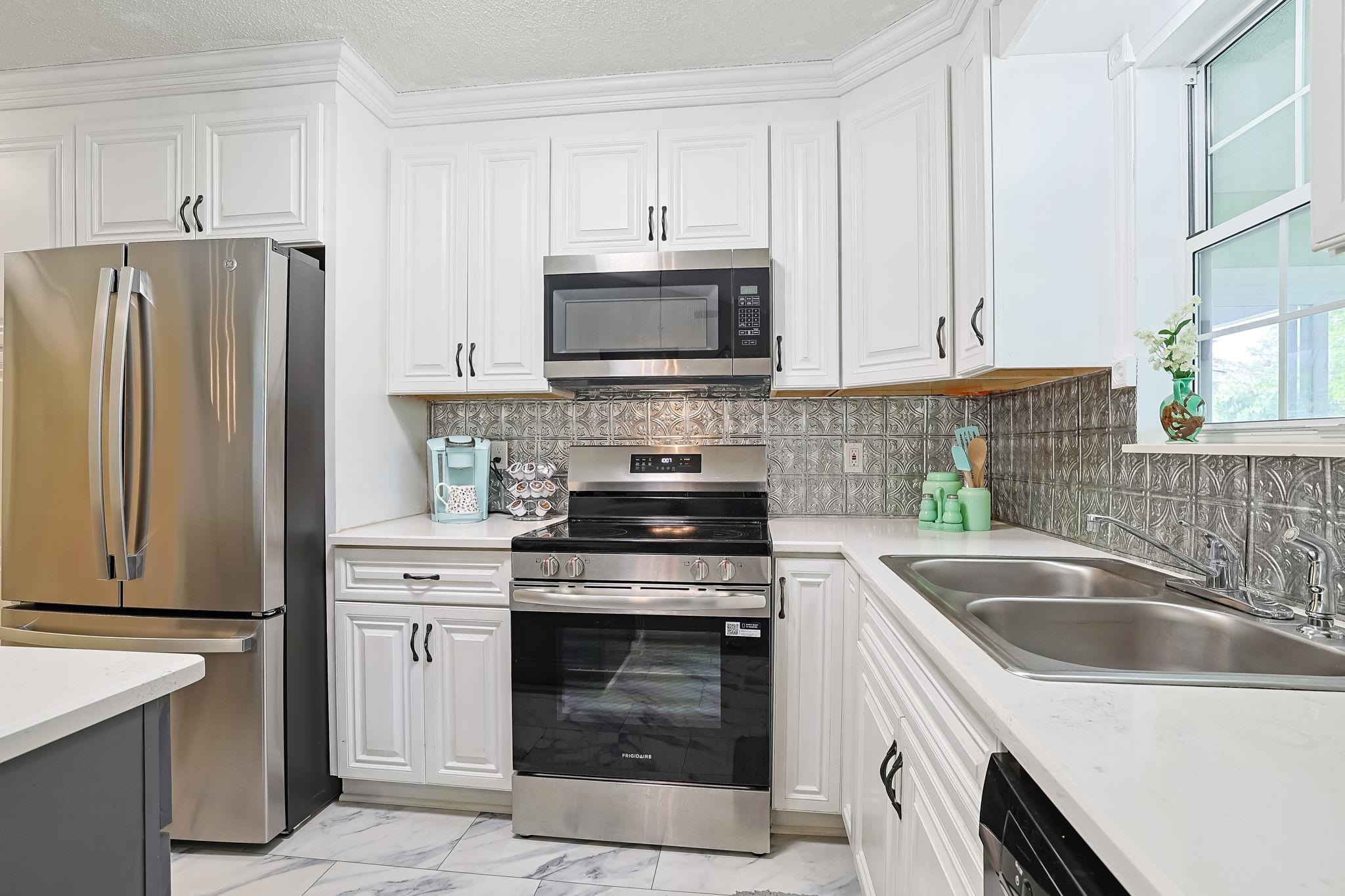 145 Woodlake Drive Murrells Inlet, SC 29576 - Photo 8 of 38