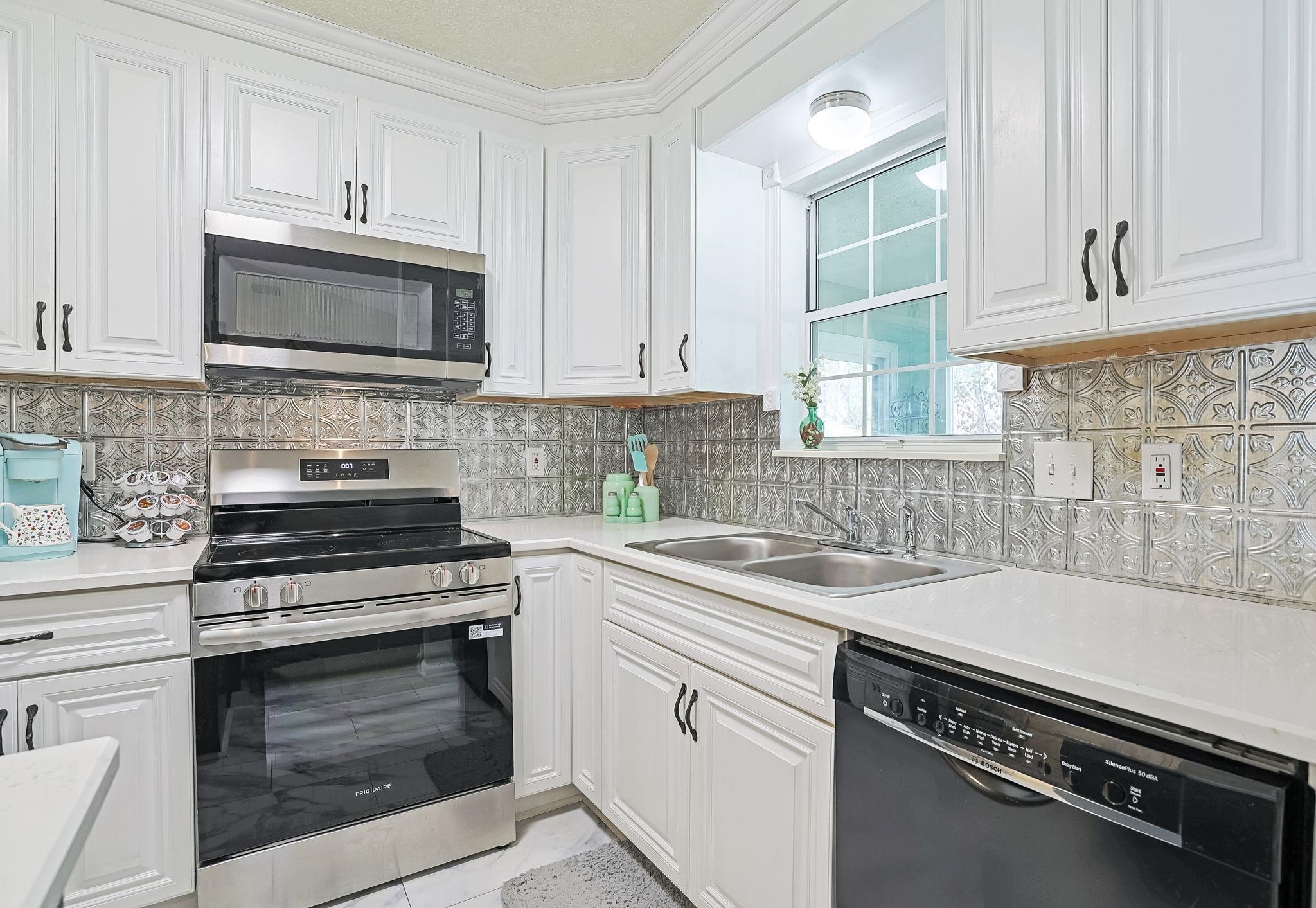 145 Woodlake Drive Murrells Inlet, SC 29576 - Photo 9 of 38