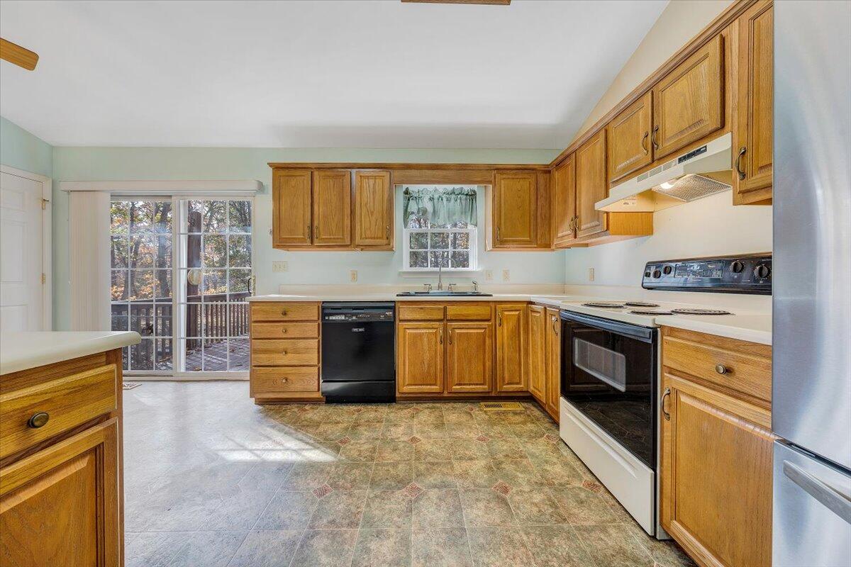 2161 Flint Hill Road Moneta, VA 24121 - Photo 11 of 50 10-MIB02459