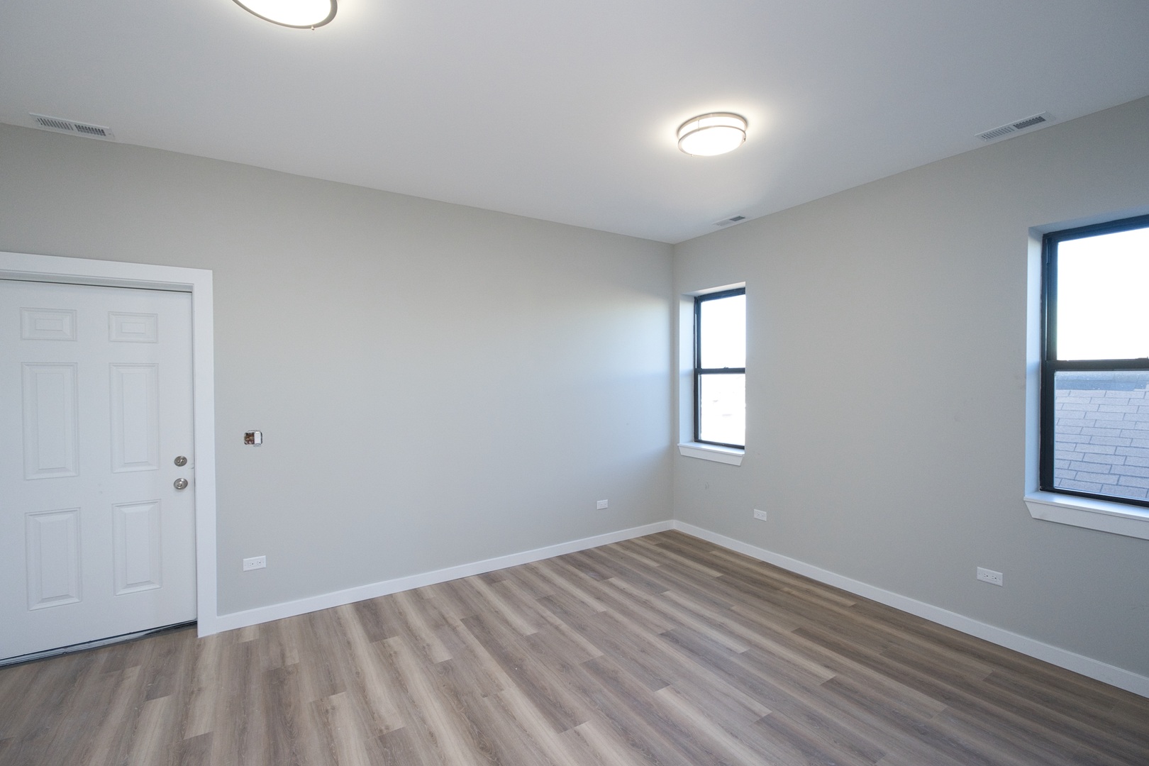 3122 South Morgan Street Chicago, IL 60608 - Photo 25 of 33 an empty room with windows