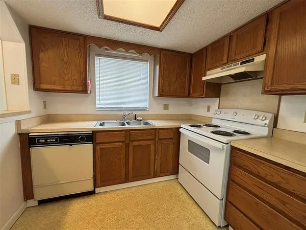 $1,200 | 820 South Floral Avenue, Bartow, FL 33830