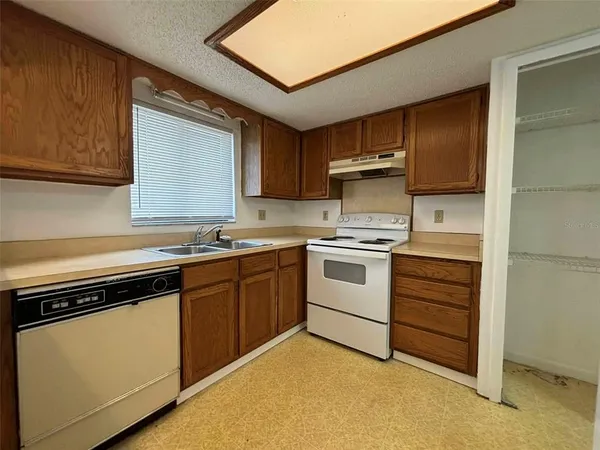 $1,200 | 820 South Floral Avenue, Bartow, FL 33830