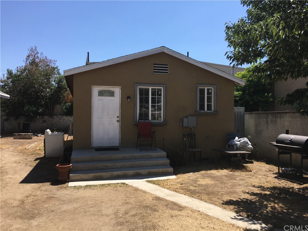 2994 9th Street Riverside, CA 92507 - Photo 2 of 4