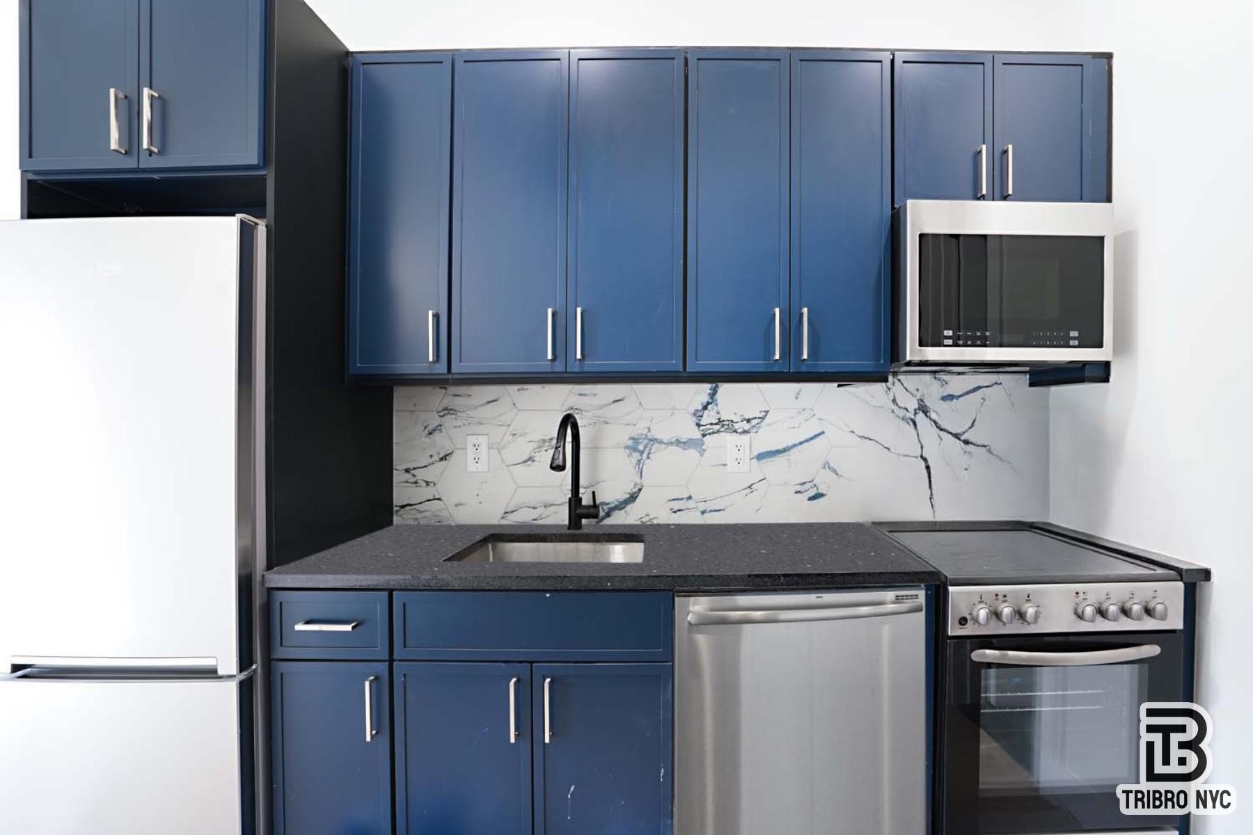 141 Meserole Street, Unit 4PH Brooklyn, NY 11206 - Photo 3 of 6 Photo 3