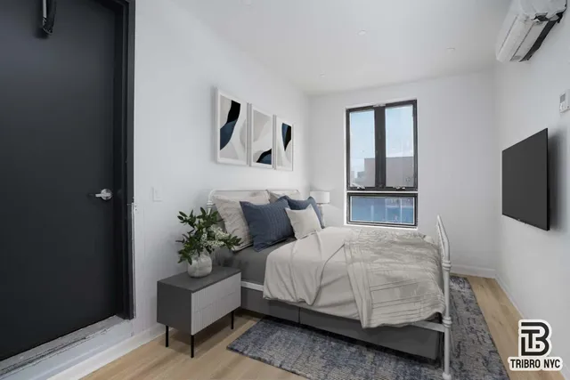 $4,000 | 141 Meserole Street, Unit 4PH | Williamsburg