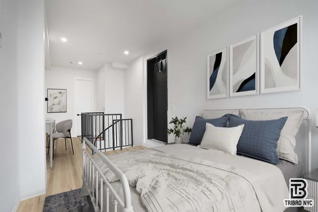 $4,000 | 141 Meserole Street, Unit 4PH | Williamsburg