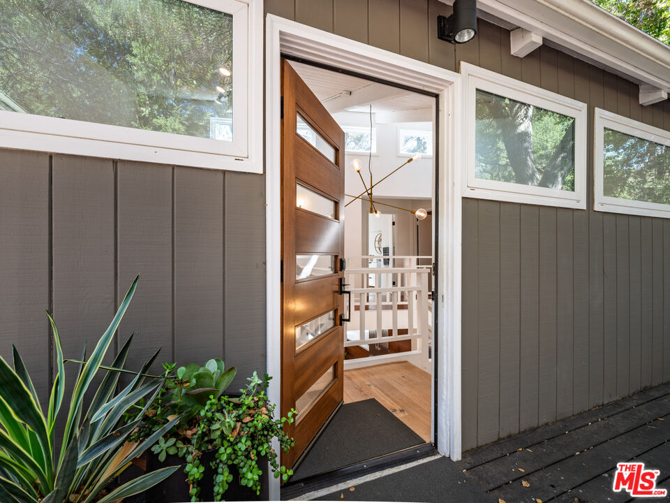 20922 Keller Road Topanga, CA 90290 - Photo 2 of 49 a view of balcony