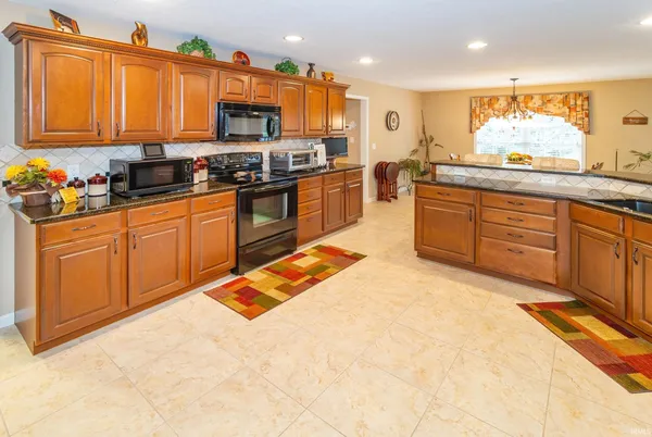 $454,700 | 8200 Whitetail Trail, Evansville, IN 47711