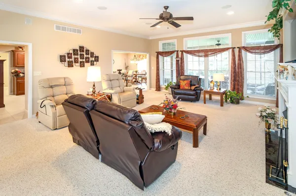 $454,700 | 8200 Whitetail Trail, Evansville, IN 47711