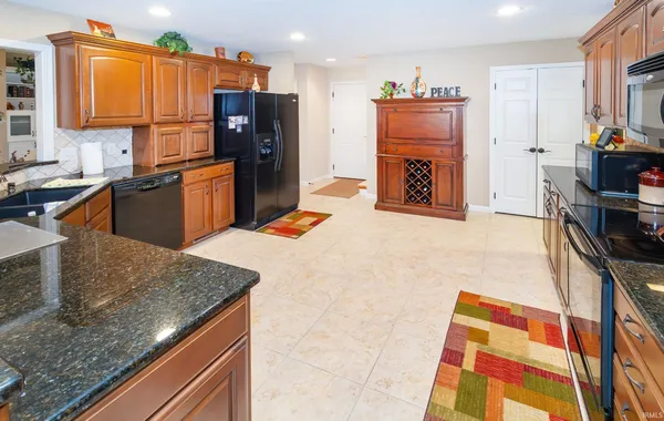 $454,700 | 8200 Whitetail Trail, Evansville, IN 47711