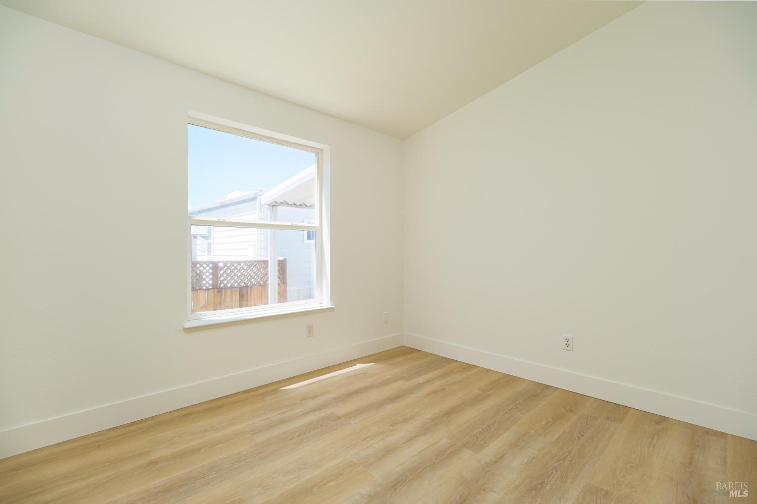 209 Yosemite Road San Rafael, CA 94903 - Photo 23 of 42