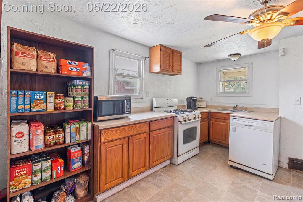 3385 North Genesee Road Flint, MI 48506 - Photo 6 of 26