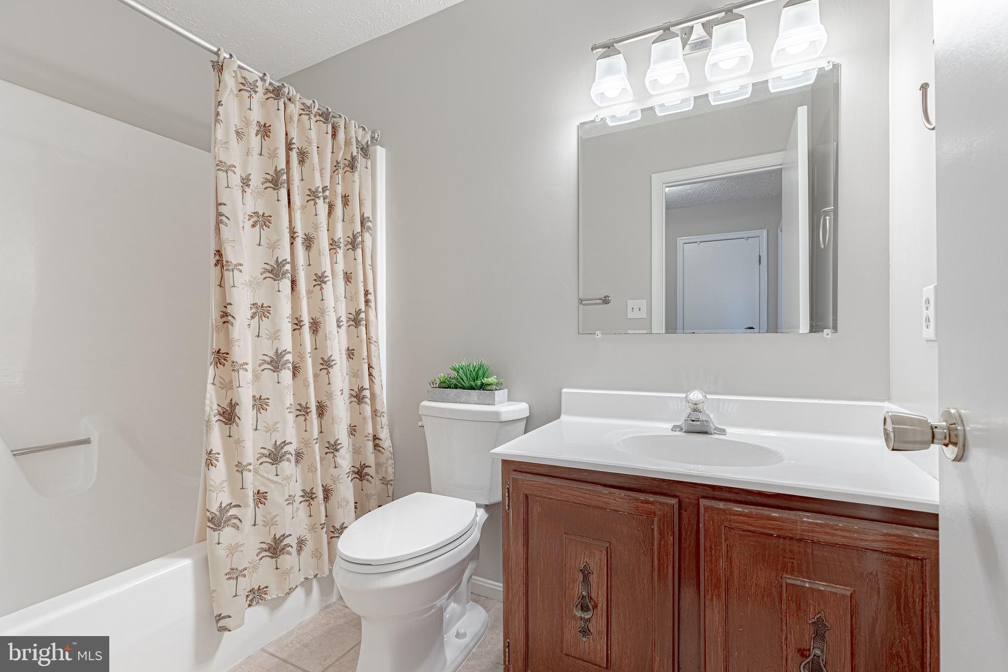 341 Edgewood Road Linthicum Heights, MD 21090 - Photo 24 of 36 Shared full bathroom