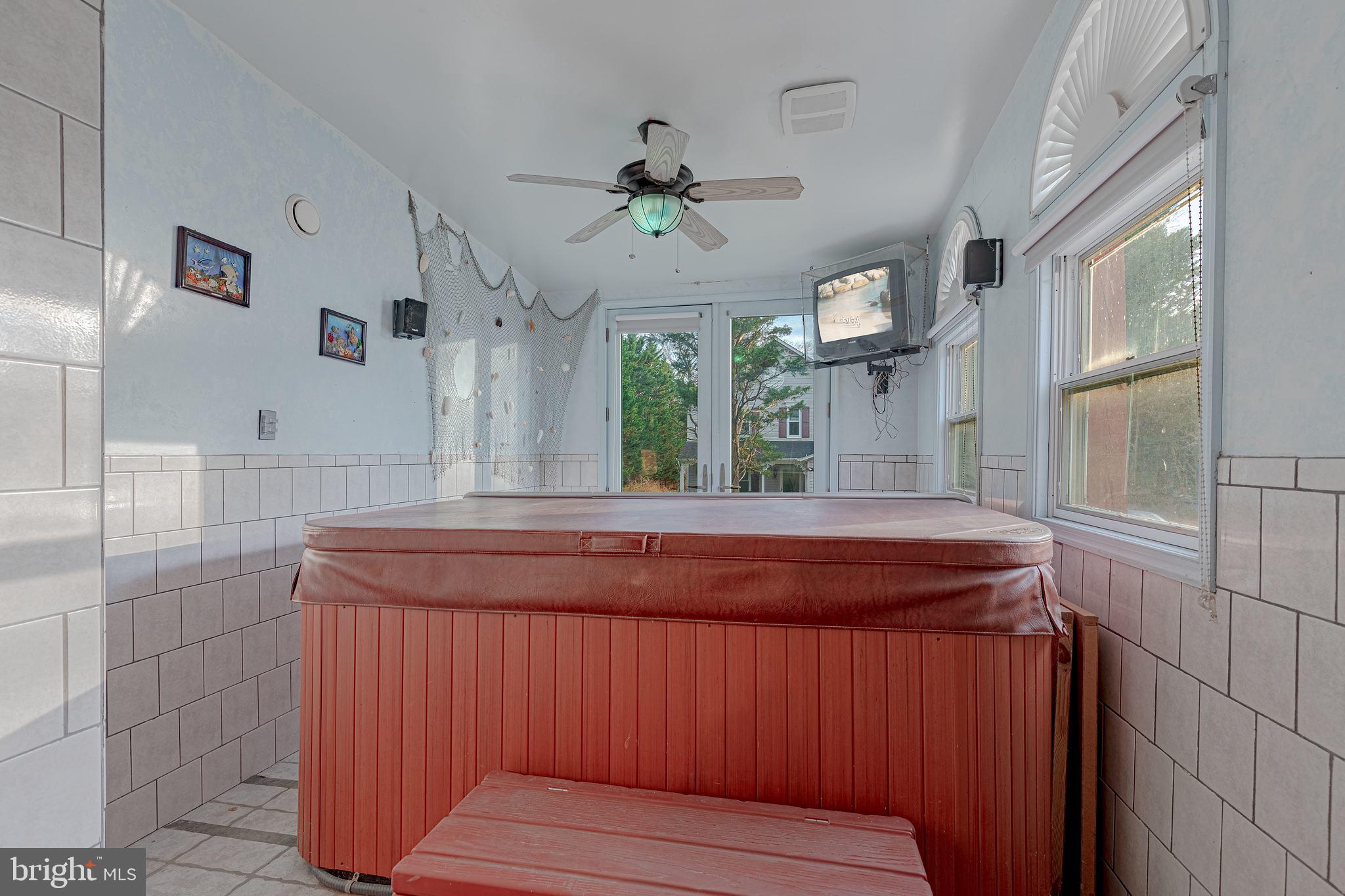 341 Edgewood Road Linthicum Heights, MD 21090 - Photo 36 of 36 Hot tub