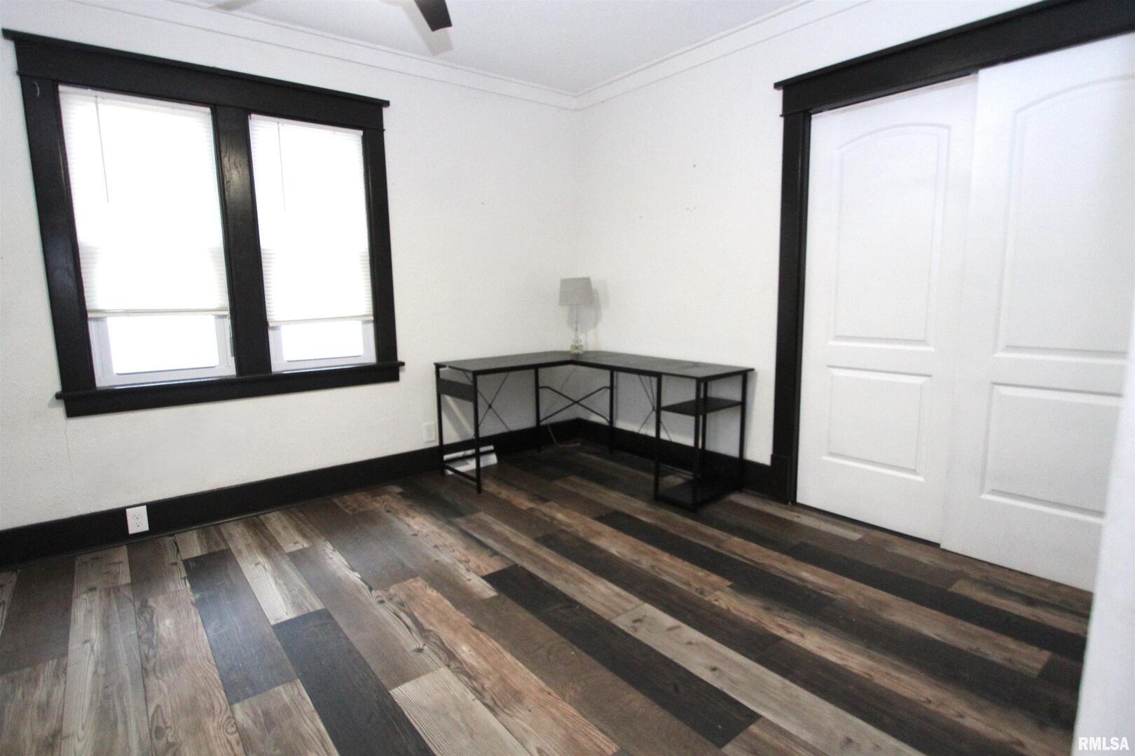 729 South 8th Street Clinton, IA 52732 - Photo 7 of 15