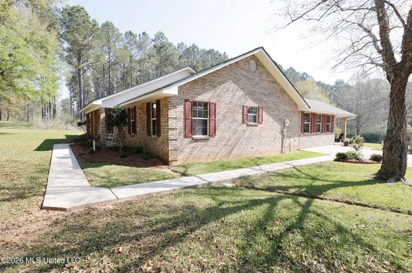$390,000 | 94 Harlon Ward Road, Silver Creek, MS 39663