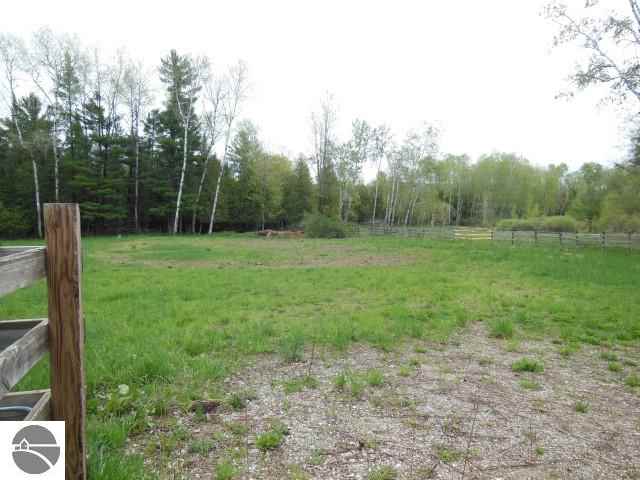 3992 Stover Road Bellaire, MI 49615 - Photo 19 of 45 1745276-18.JPG