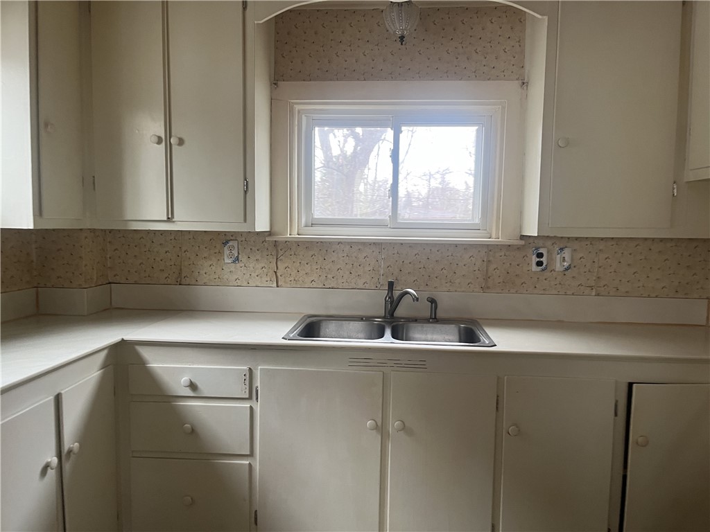 26 Hannahs Terrace Rochester, NY 14612 - Photo 4 of 30