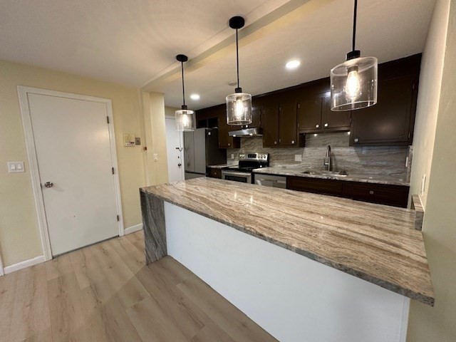 12 Hallmark Gardens, Unit 7 Burlington, MA 01803 - Photo 4 of 18
