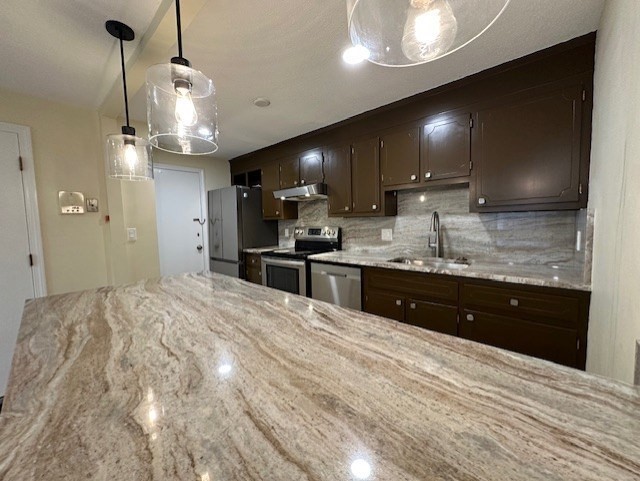 12 Hallmark Gardens, Unit 7 Burlington, MA 01803 - Photo 6 of 18